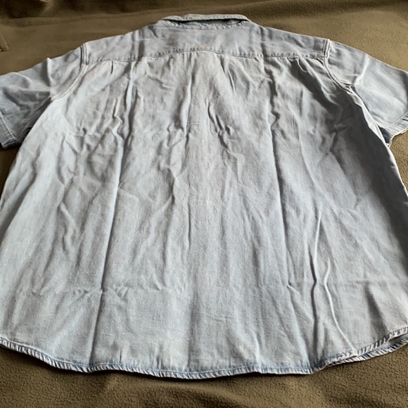NWT Levi’s blue, short sleeve button up. Labeled XXL, more like large. - Picture 4 of 5